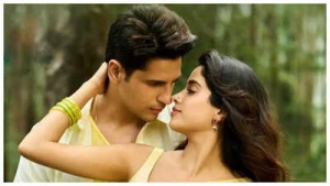 Param Sundari box office collection day 2: Sidharth Malhotra-Janhvi Kapoor starrer earns Rs 9 cr, beats Mere Husband Ki Biwi