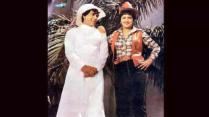 Zeenat Aman Revisits Memories, Hails Dharmendra as Favorite Co-Star and 'Strikingly Handsome' Gentleman
