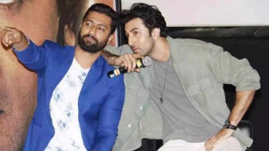 Ranbir Kapoor, Vicky Kaushal Face Off in Epic Battle Sequence for Bhansali's 'Love & War' in Italy
OR
'Love & War': Ranbir Kapoor and Vicky Kaushal to Engage in High-Octane Fight Sequence in Italy