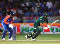 Hesson Explains Pakistan's Decision to Bat First Against India, Cites Slowing Pitch in Asia Cup Clash