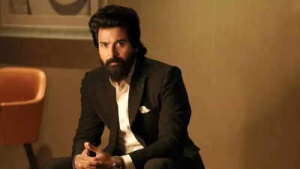 Sivakarthikeyan Denies Steroid Use Amid Health Rumors Following Body Transformation for 'Amaran'
Hoặc
Sivakarthikeyan Laughs Off Steroid Rumors, Credits Hard Work for Physique Transformation in 'Amaran'