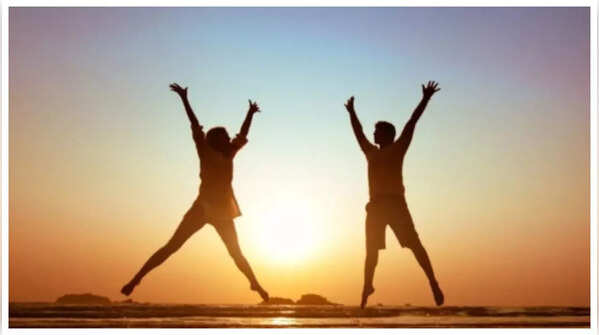 People socializing and learning new skills, promoting brain health.