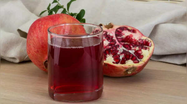 Pomegranate juice for kidney protection