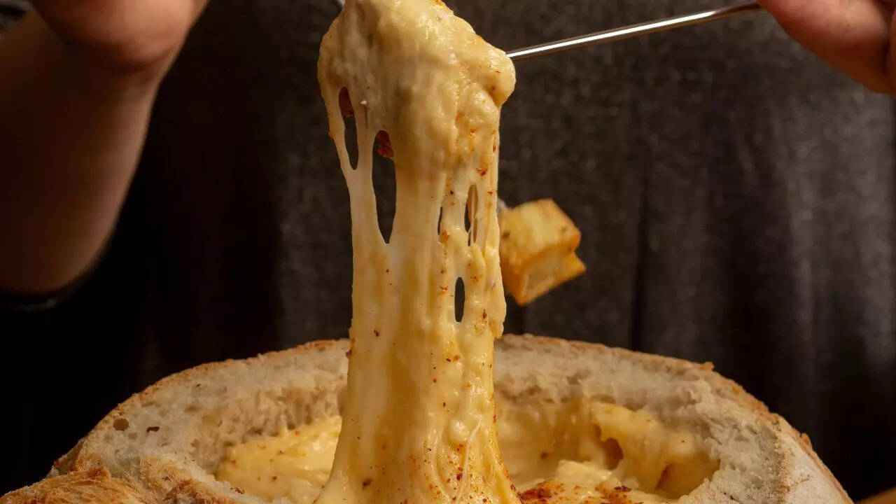 Cheese and heart health: What daily intake means